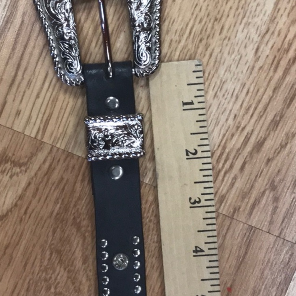 Nocona ladies leather belt with studs - Picture 6 of 7
